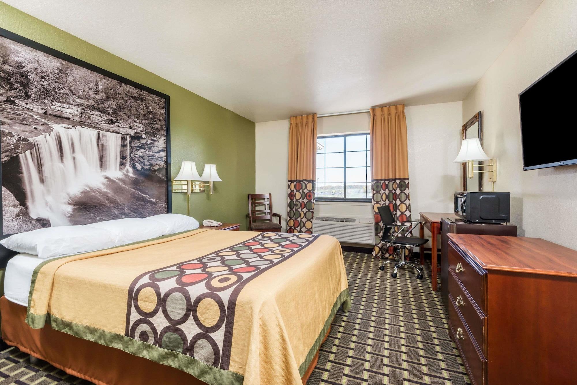 Habitación Super 8 by Wyndham Madison IN