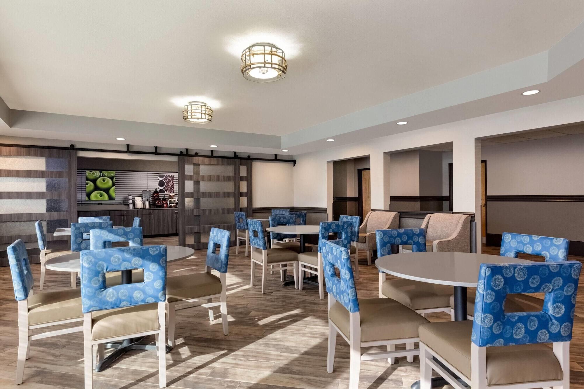 Restaurant La Quinta Inn & Suites by Wyndham Fairbanks Airport