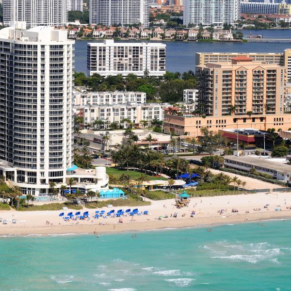 DoubleTree by Hilton Ocean Pnt Rsrt & Spa North Miami Beach