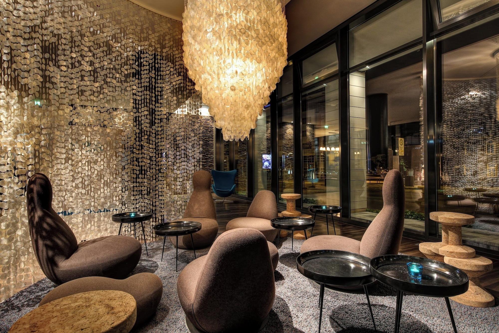 Bar/Salón Motel One Rostock