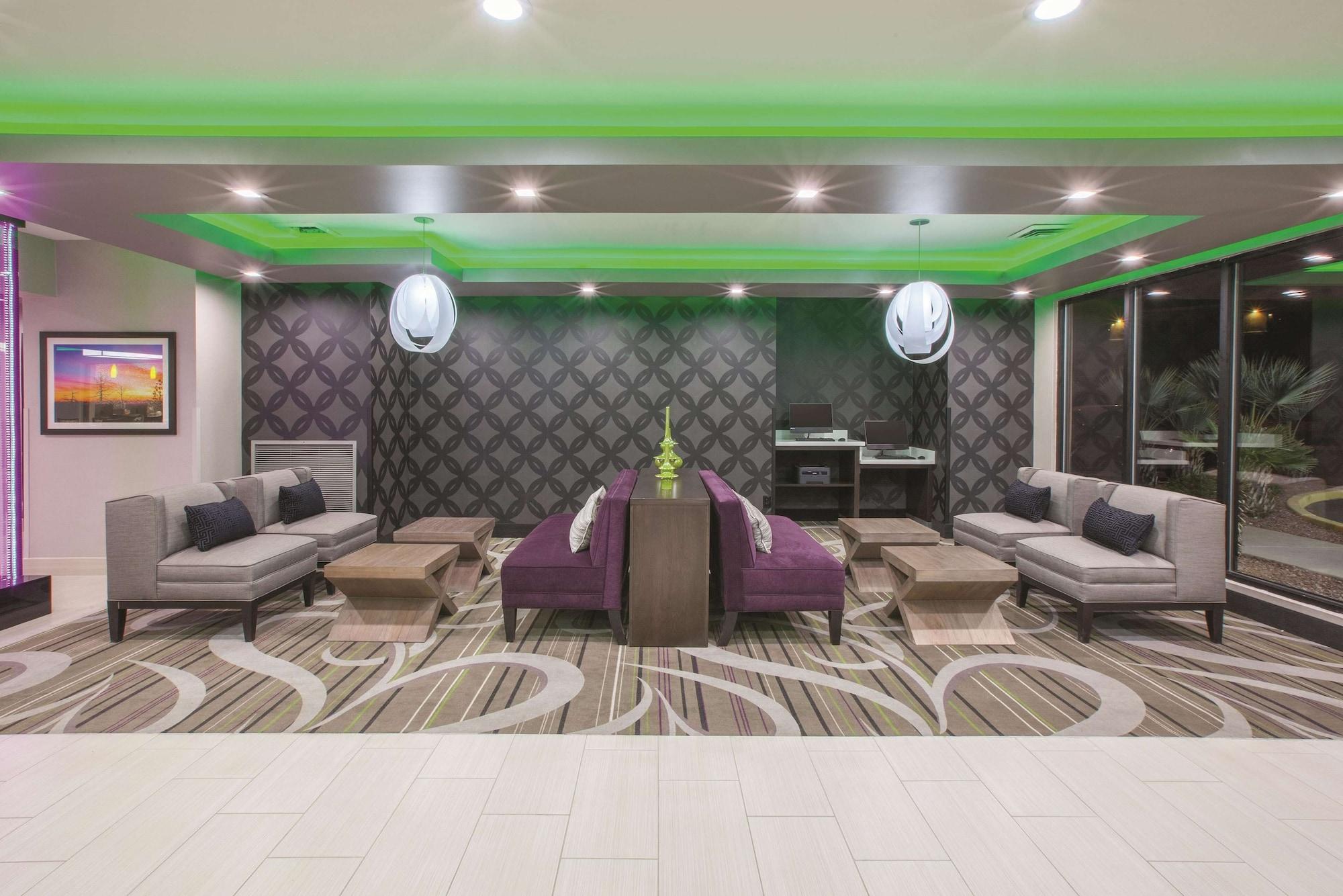 Vista Lobby La Quinta Inn & Suites by Wyndham NW Tucson Marana