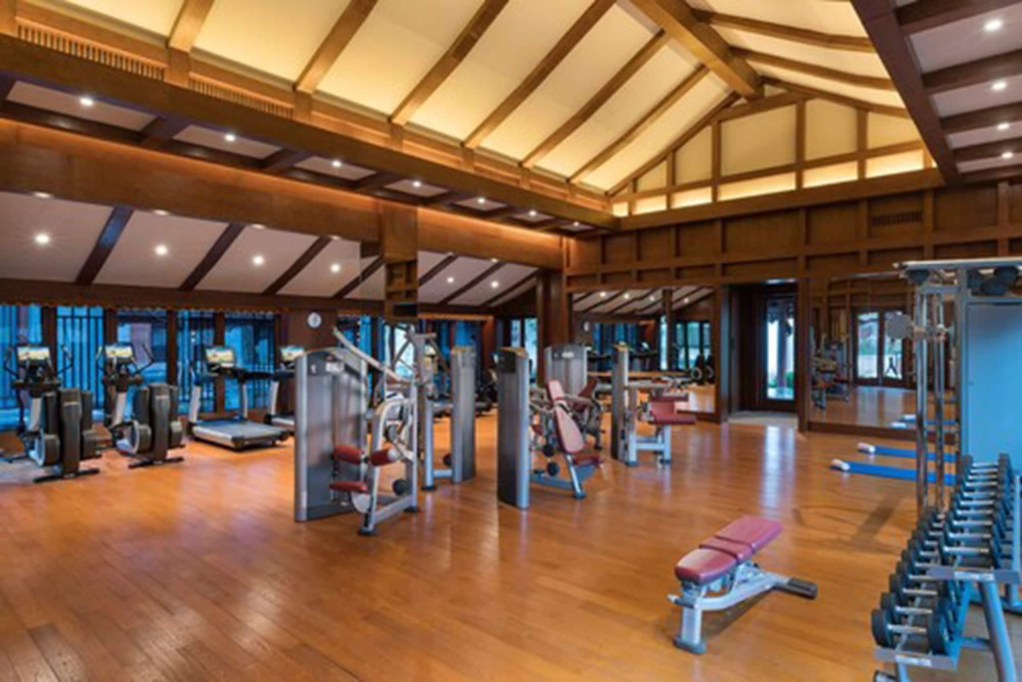 Gimnasio Jinmao Purelax Lijiang