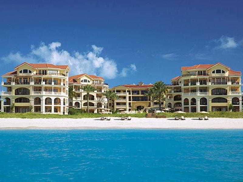 Vista Exterior The Somerset on Grace Bay