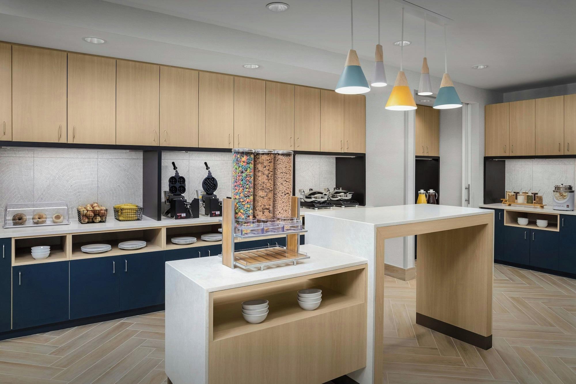 Restaurant Towneplace Suites BY Marriott Forney