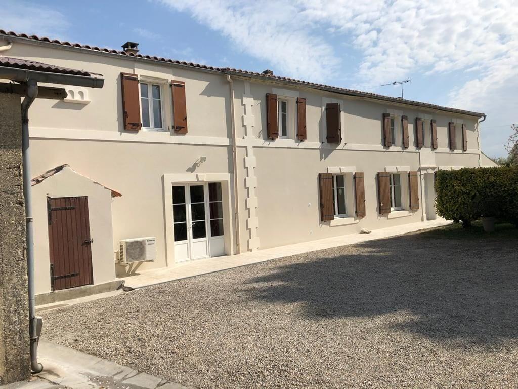 Vista Exterior Le Grillage a Poules