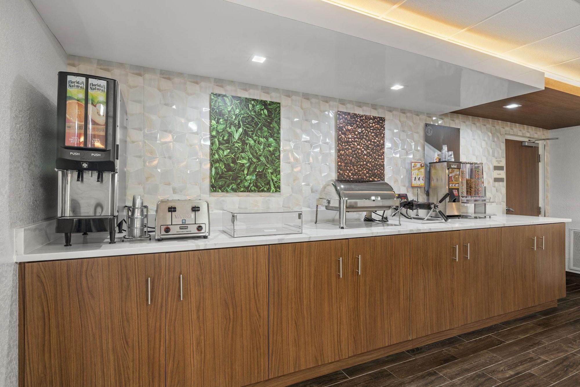 Restaurant Clarion Pointe Lakeland I-4