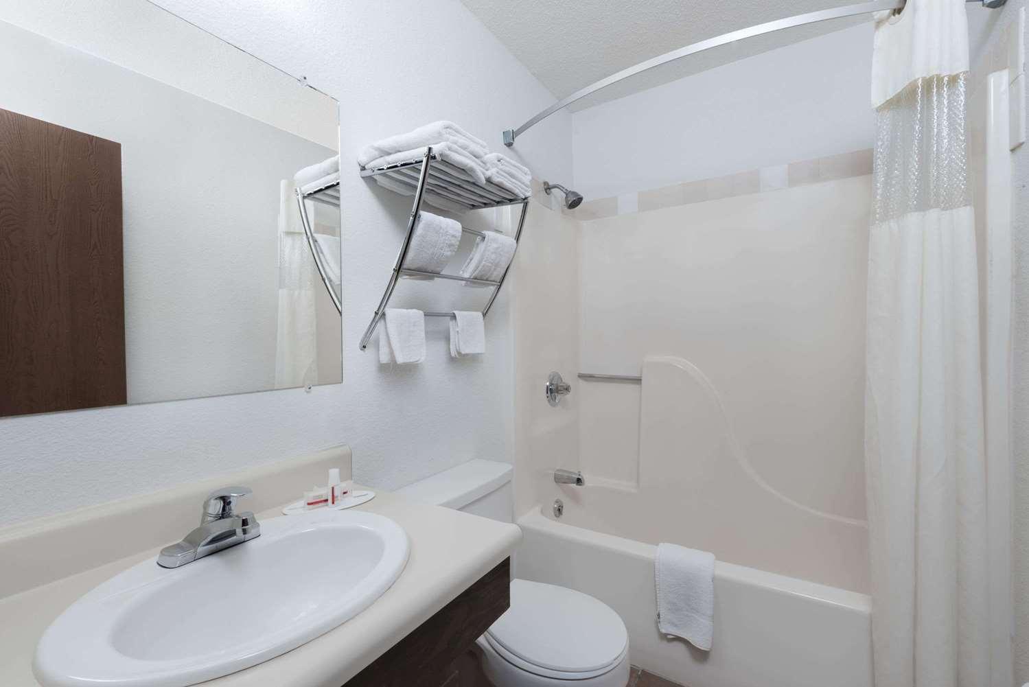 Equipamiento de Habitación Super 8 by Wyndham Winner SD