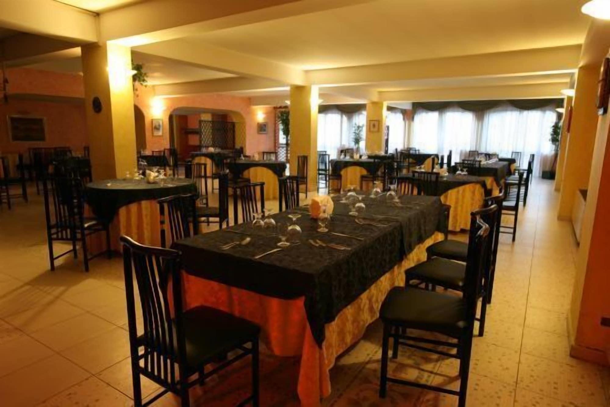 Restaurant Hotel Company
