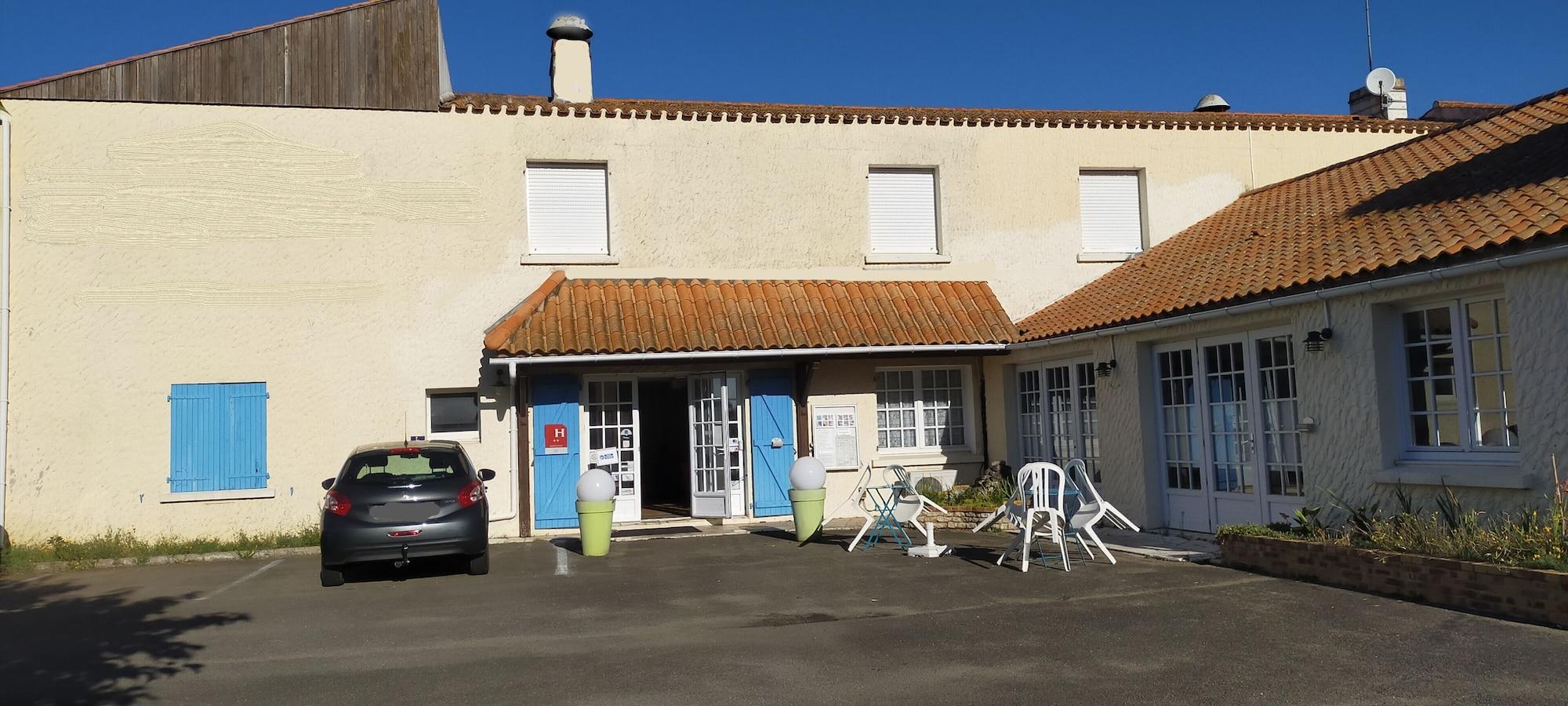 Varios Hotel La Chaumiere