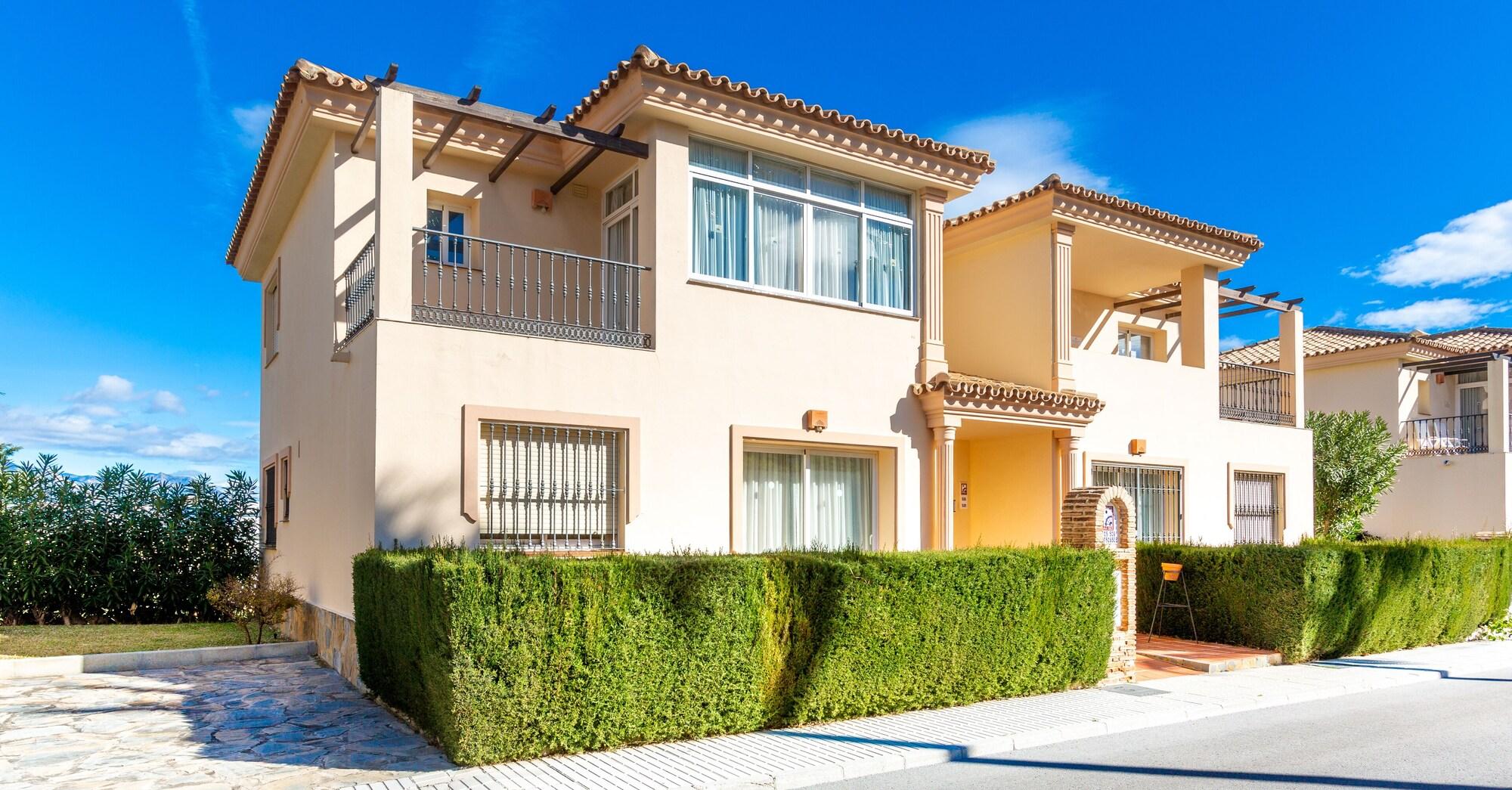 Vista Exterior Ramada Residences by Wyndham Costa del Sol Fuengirola