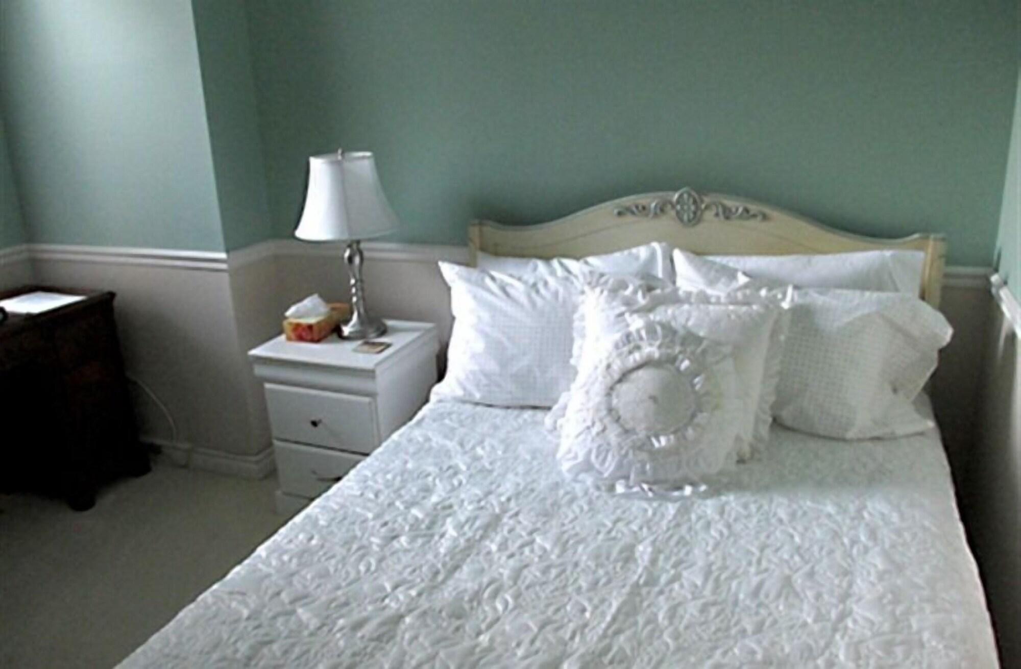 Varios Elegant Cabbagetown