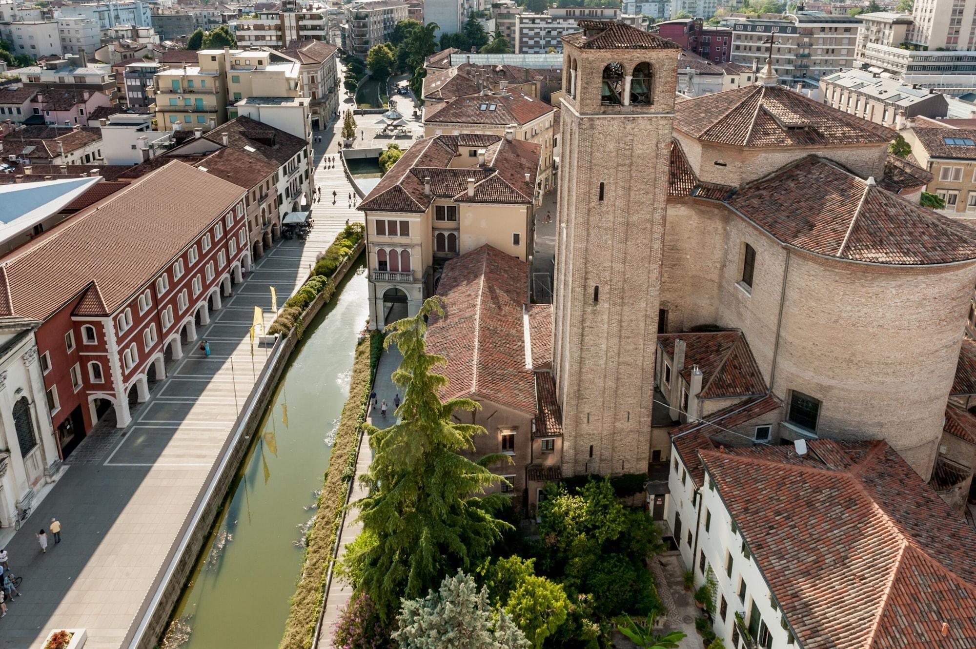 Vista Exterior Hotel Venezia