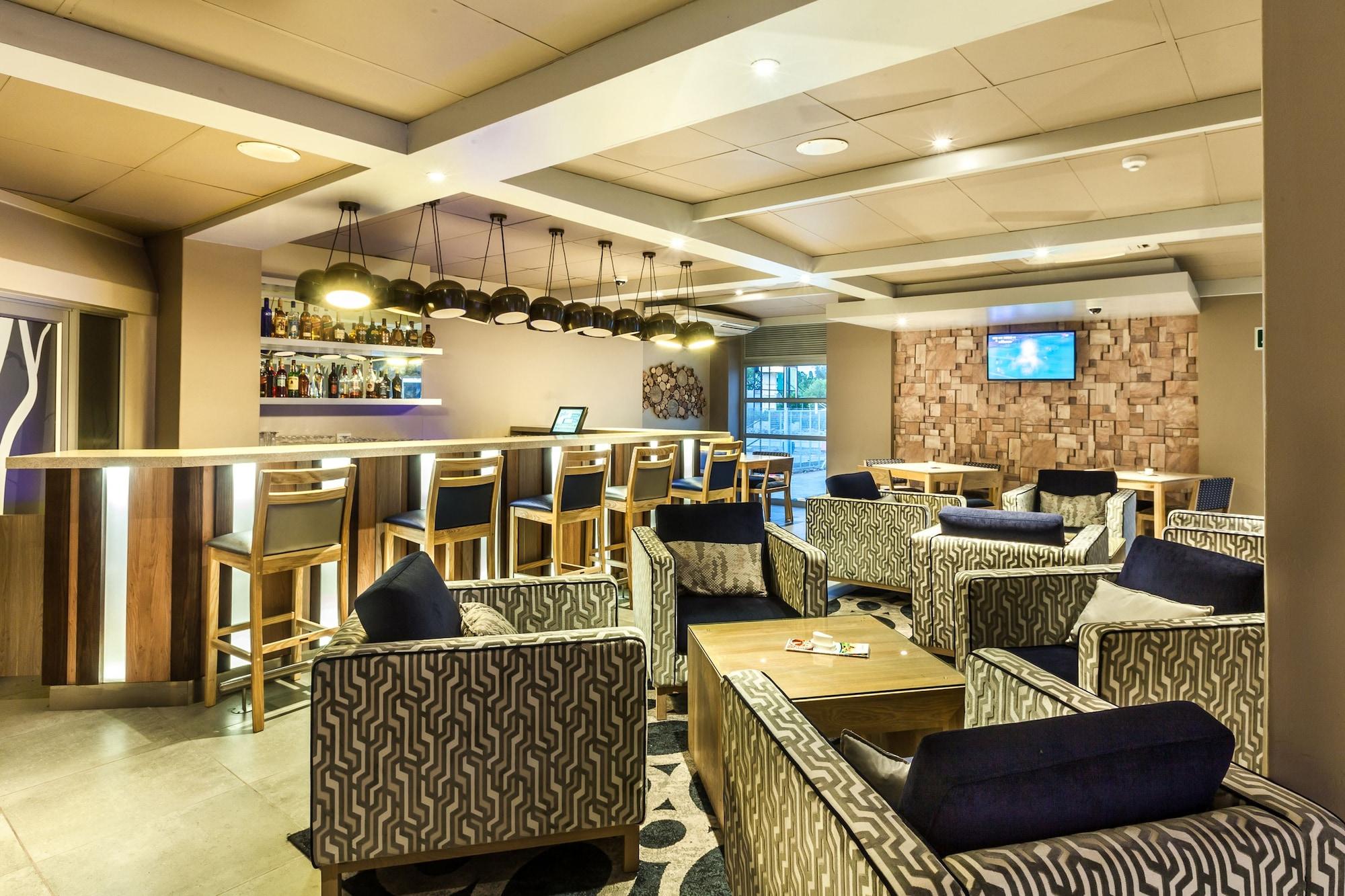 Bar/Salón Peermont Metcourt - Francistown