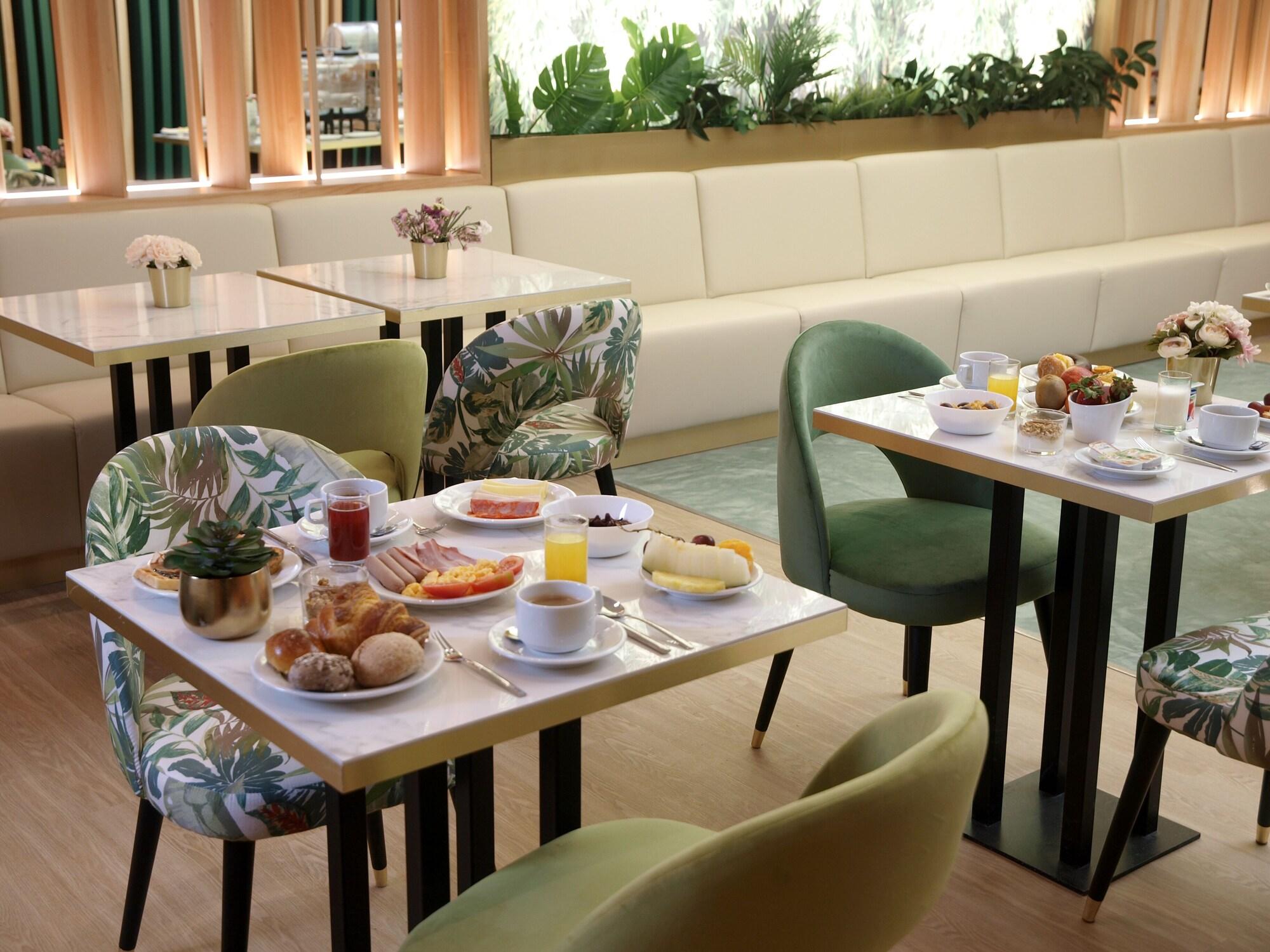 Restaurant New Style Lisbon Hotel
