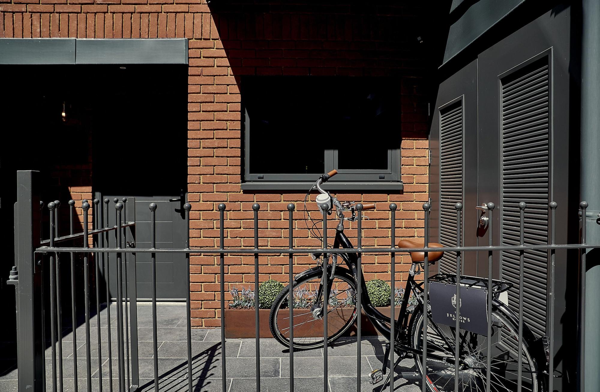 Vista Exterior The Fellows House Mews