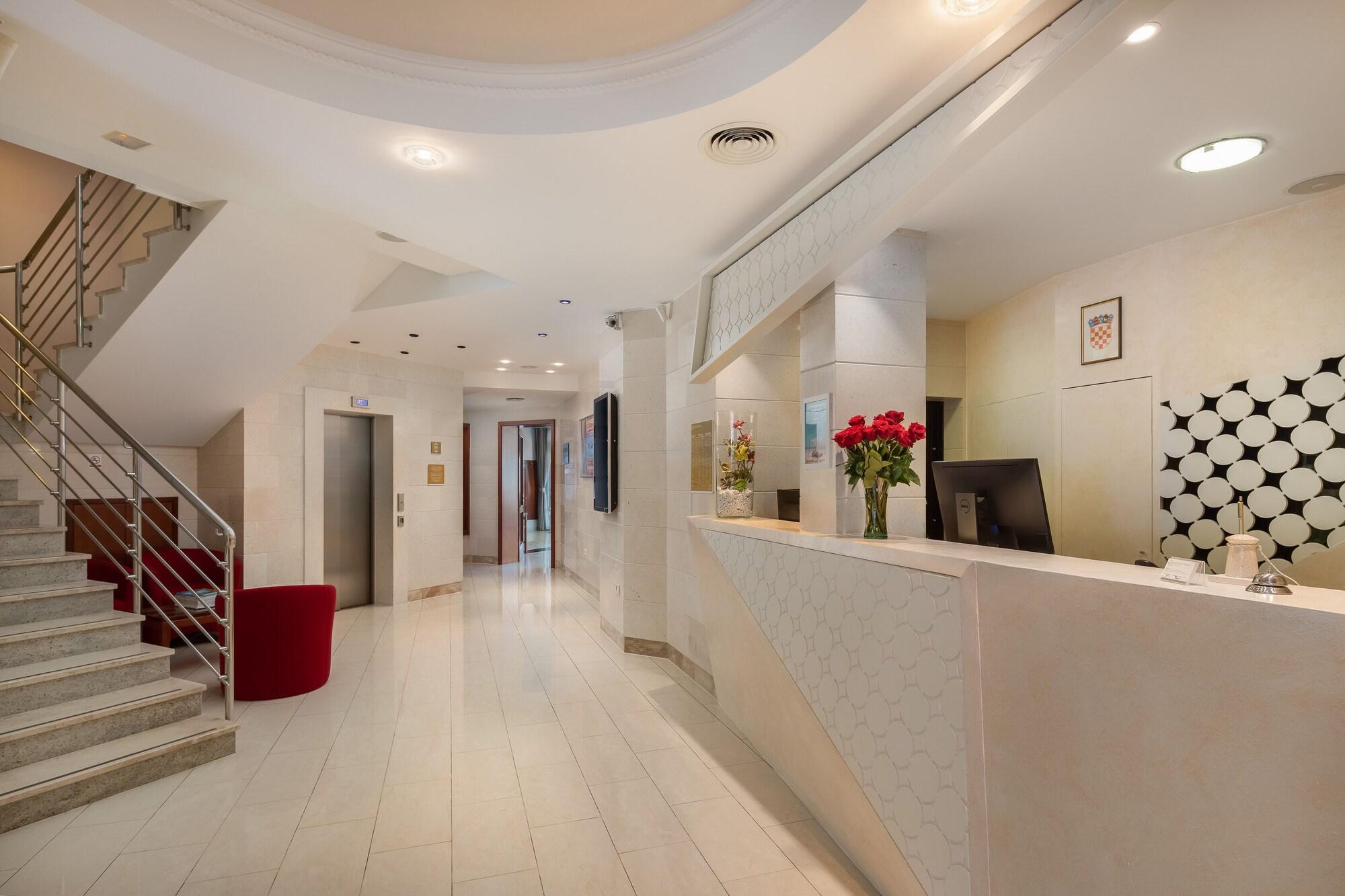 Vista Lobby Hotel Tamaris
