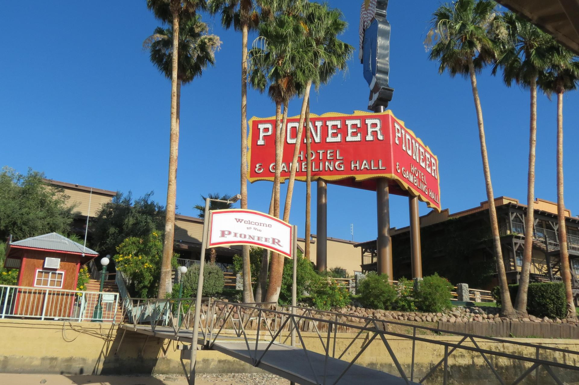 Vista Exterior Pioneer Hotel and Gambling Hall