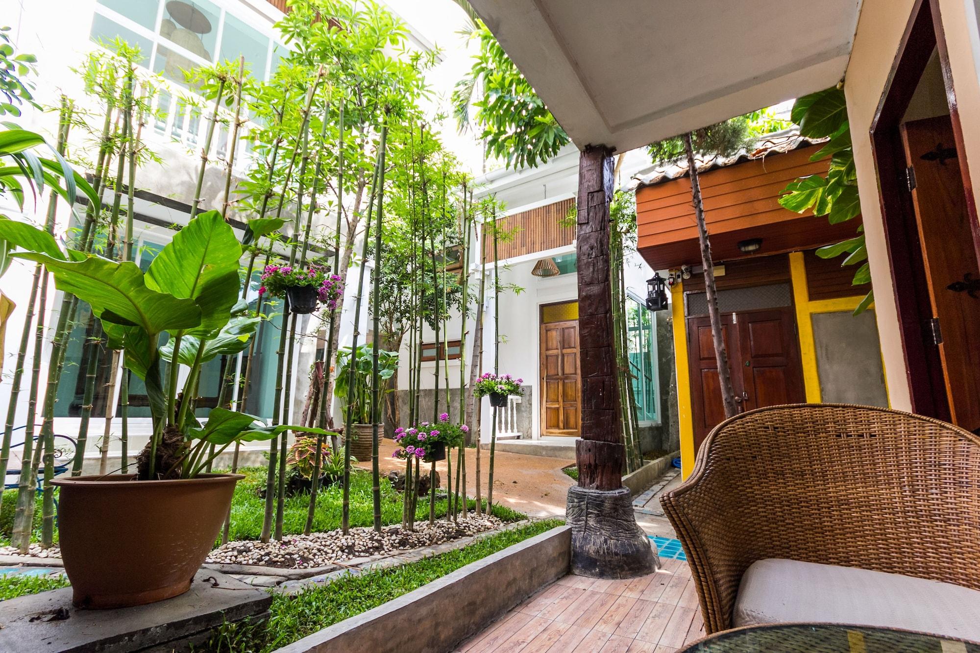 Varios Changmoi House (Little Village)