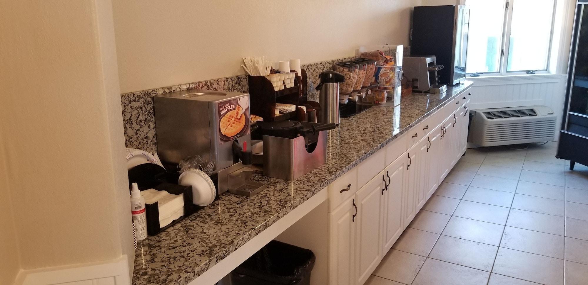 Bar/Salón Cedar Park Whirlpool Suites