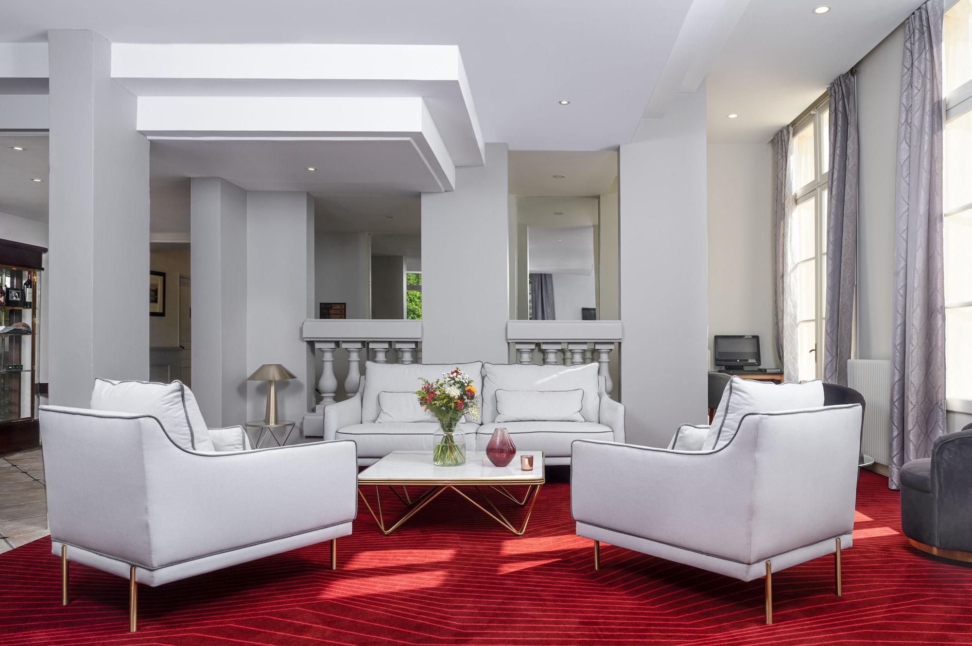 Vista Lobby Domaine de Vaugouard – La Maison Younan