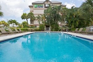 Alojamiento - Holiday Inn Express & Suites Ft. Lauderdale N - Exec Airport by IHG