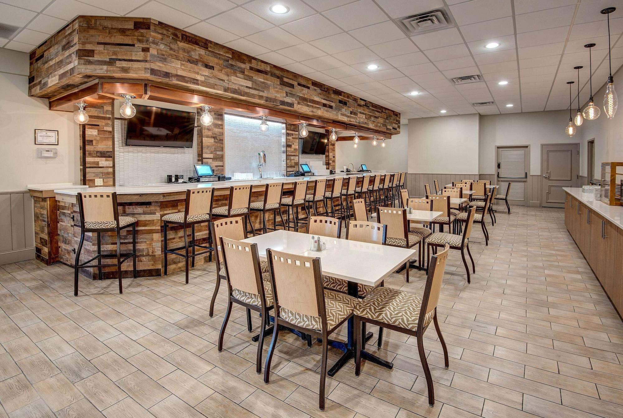 Restaurant Days Hotel by Wyndham Toms River Jersey Shore