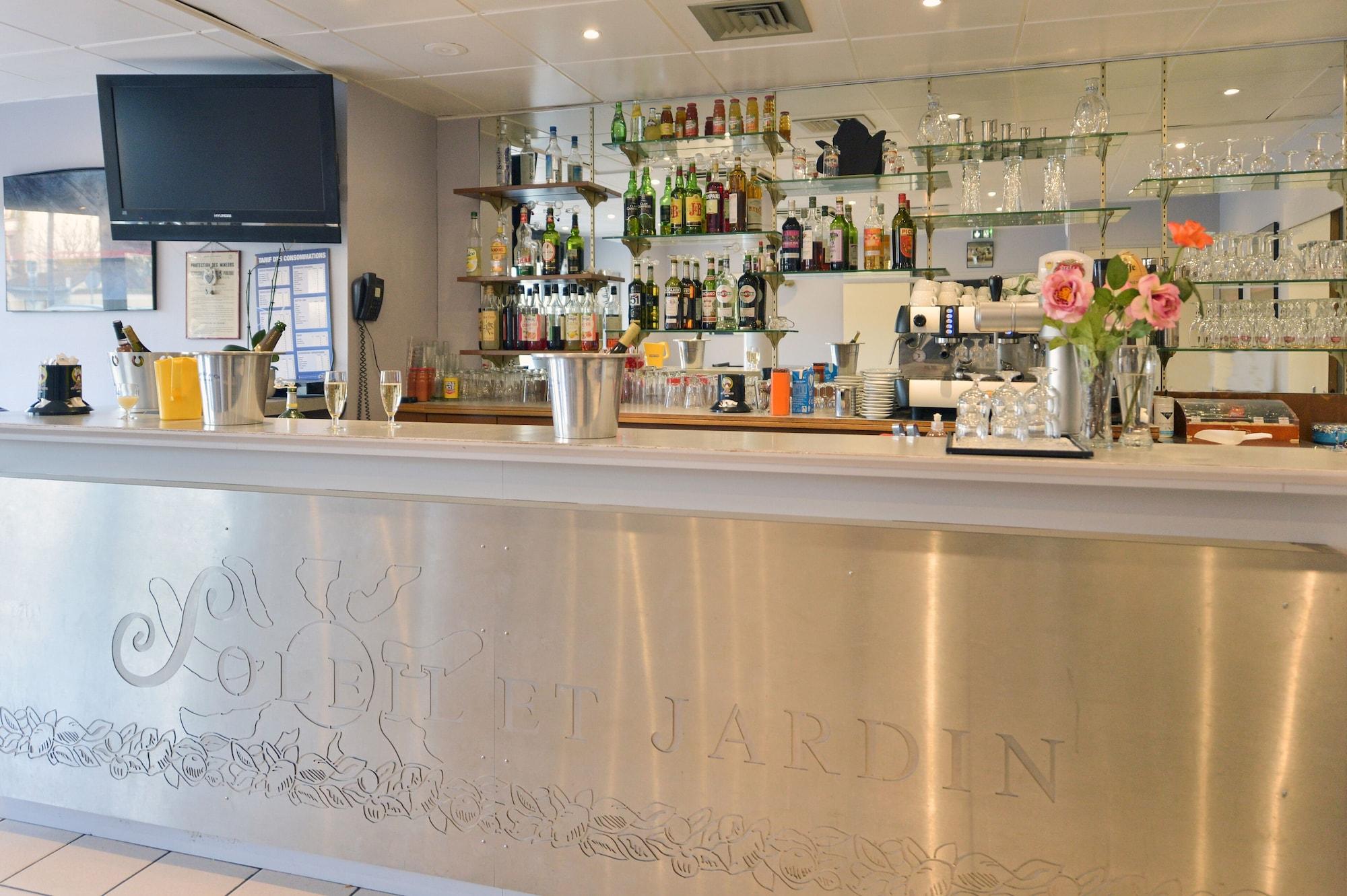 Bar/Salón Soleil et Jardin