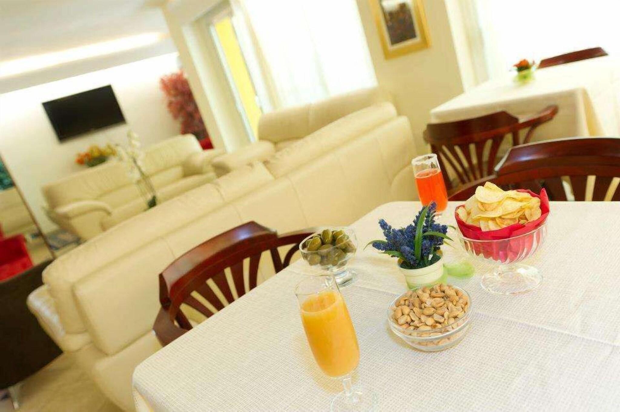 Bar/Salón St. Pierre