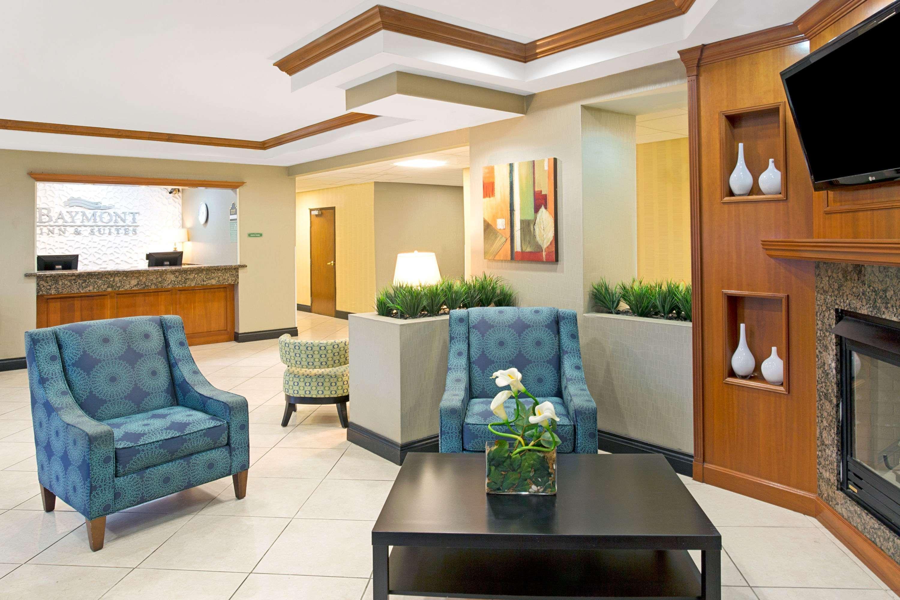 Vista Lobby Spark by Hilton Miami Doral
