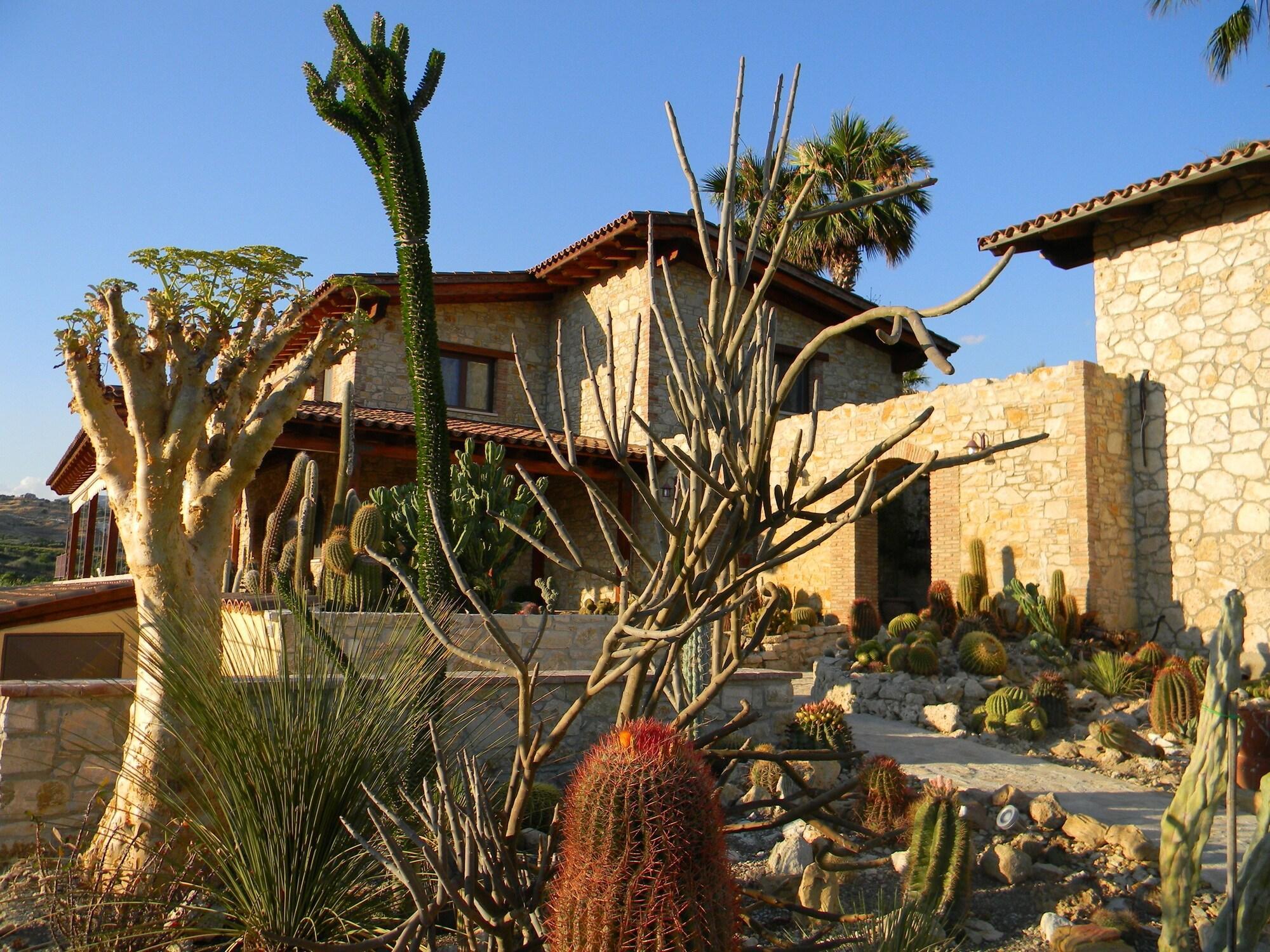 Instalaciones Recreativas Relais Garden Cactus B&B
