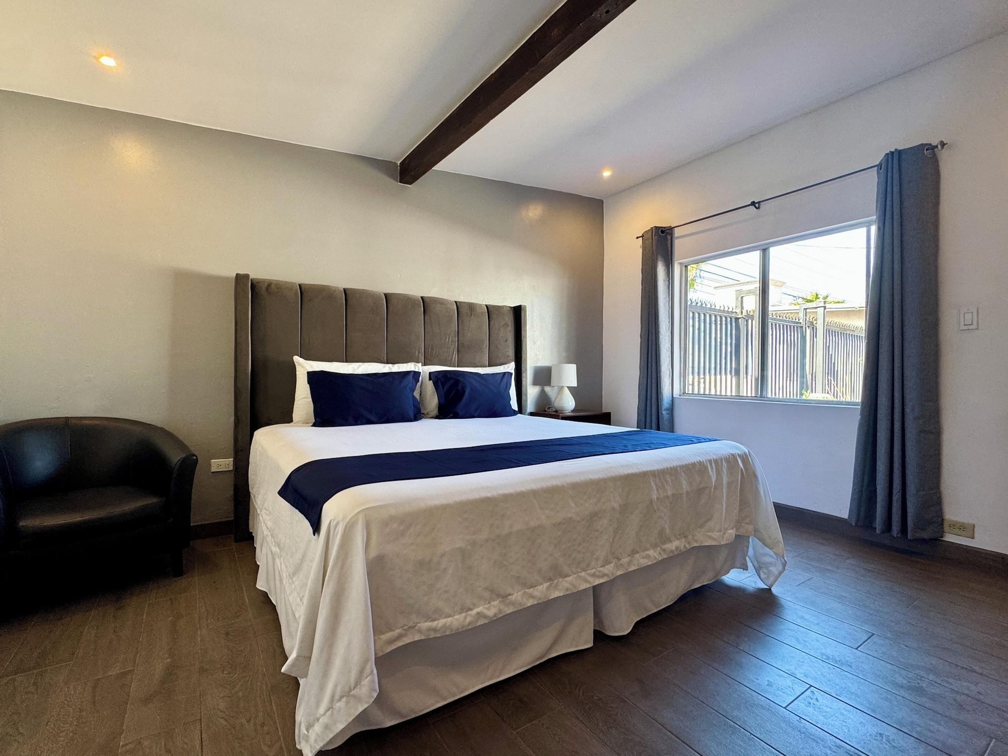 Varios Casa Petri Hotel