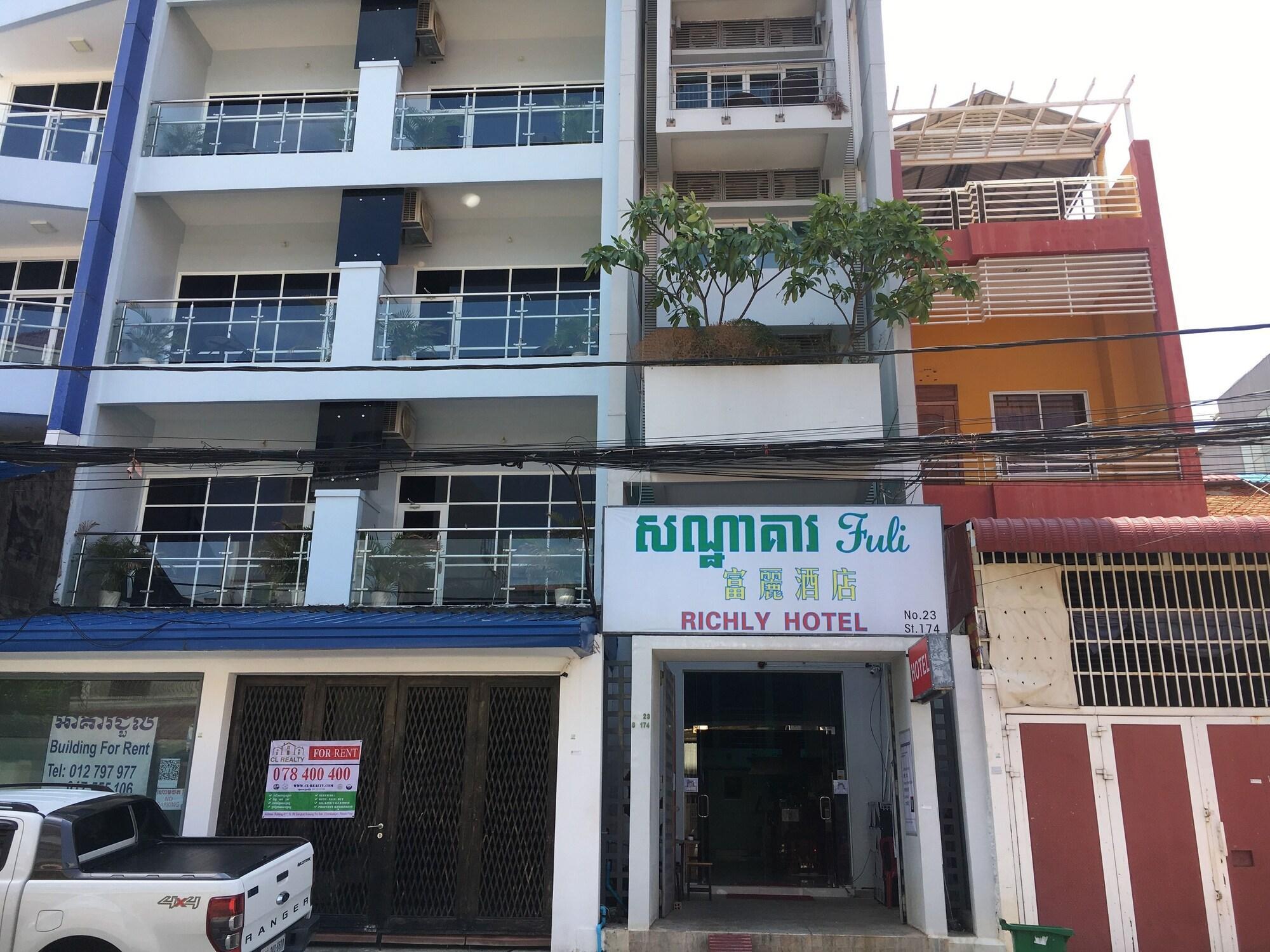 Varios Richly Boutique Hotel & Hostel