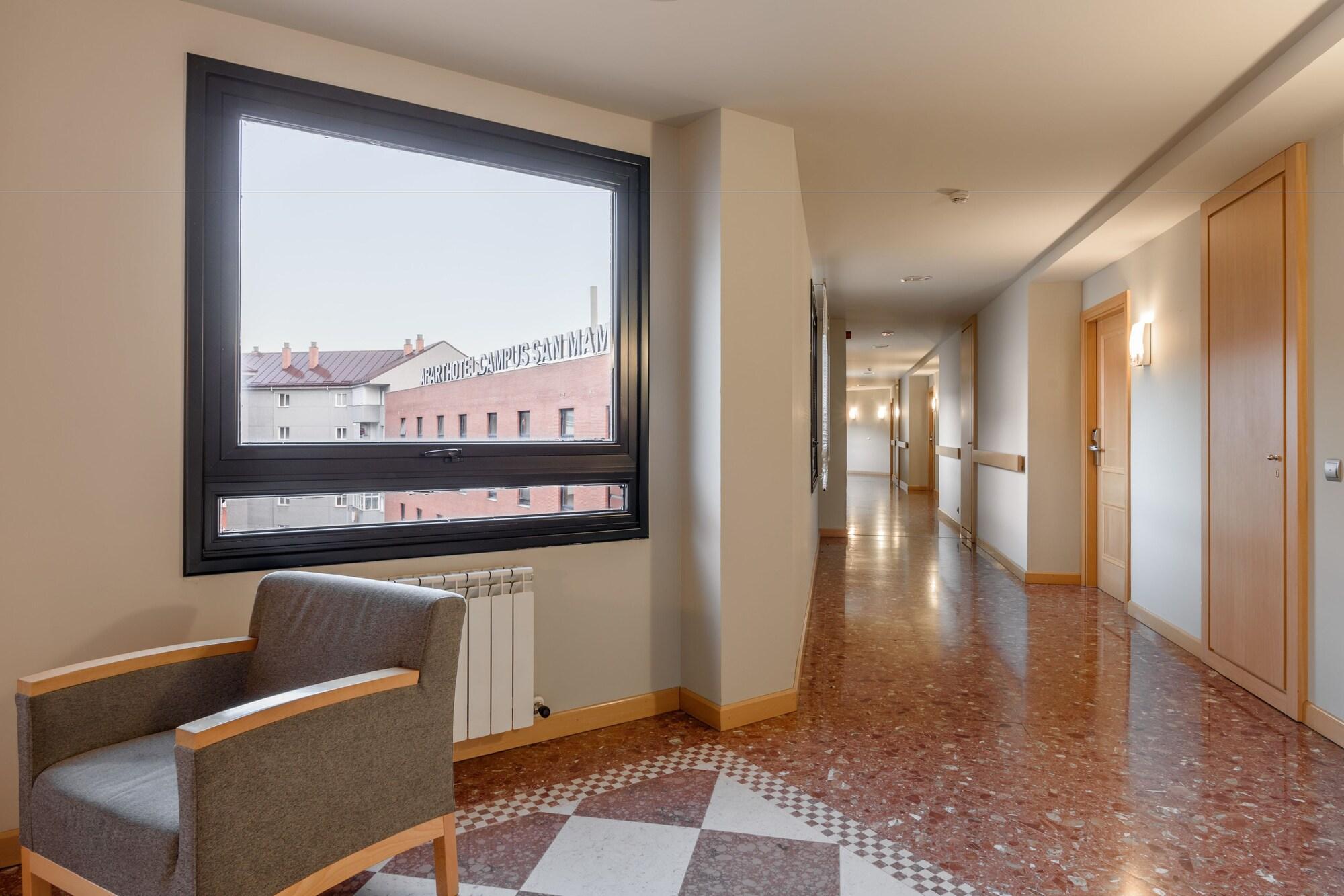 Vista Lobby Apartahotel Exe Campus San Mamés