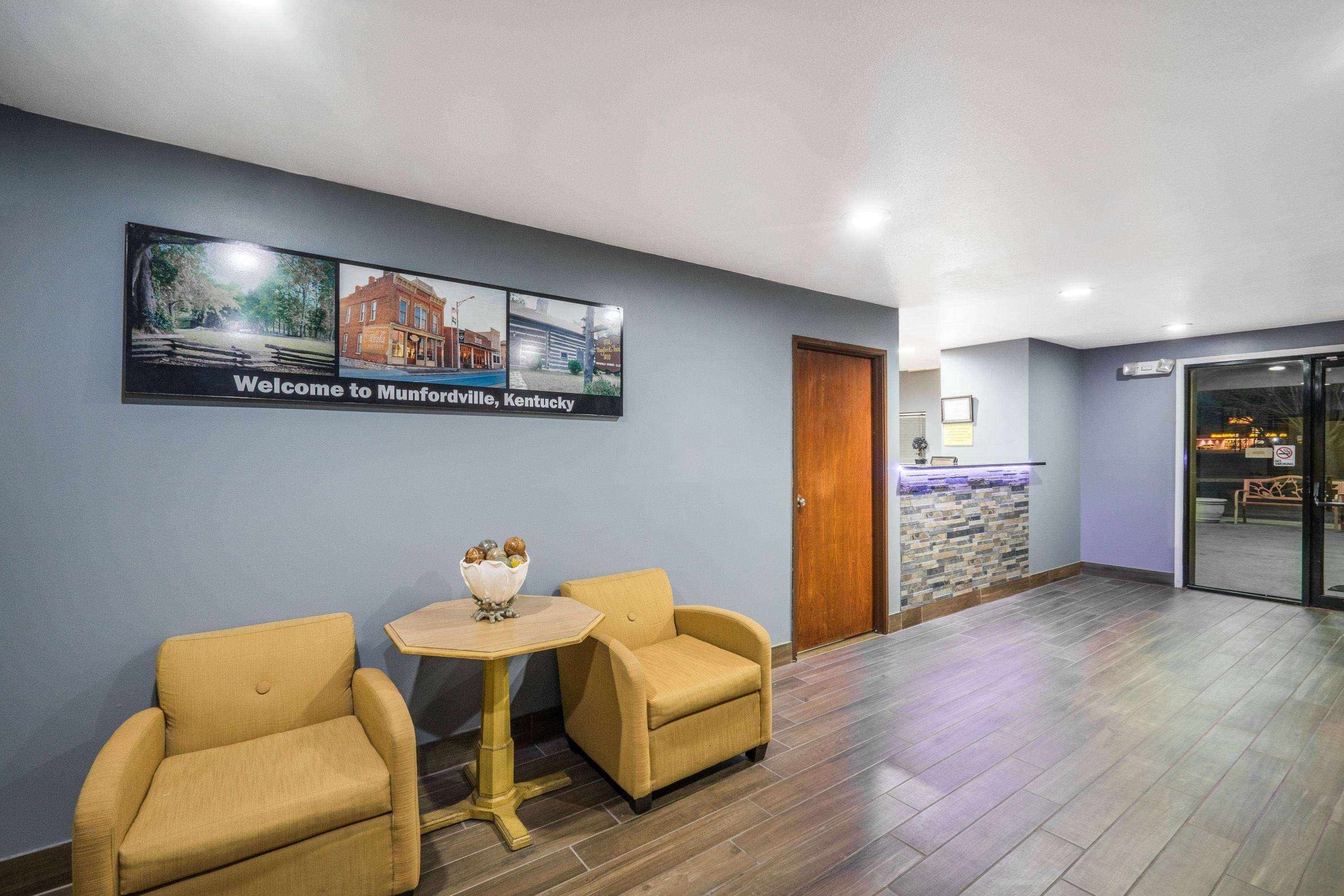 Vista Lobby Super 8 by Wyndham Munfordville KY
