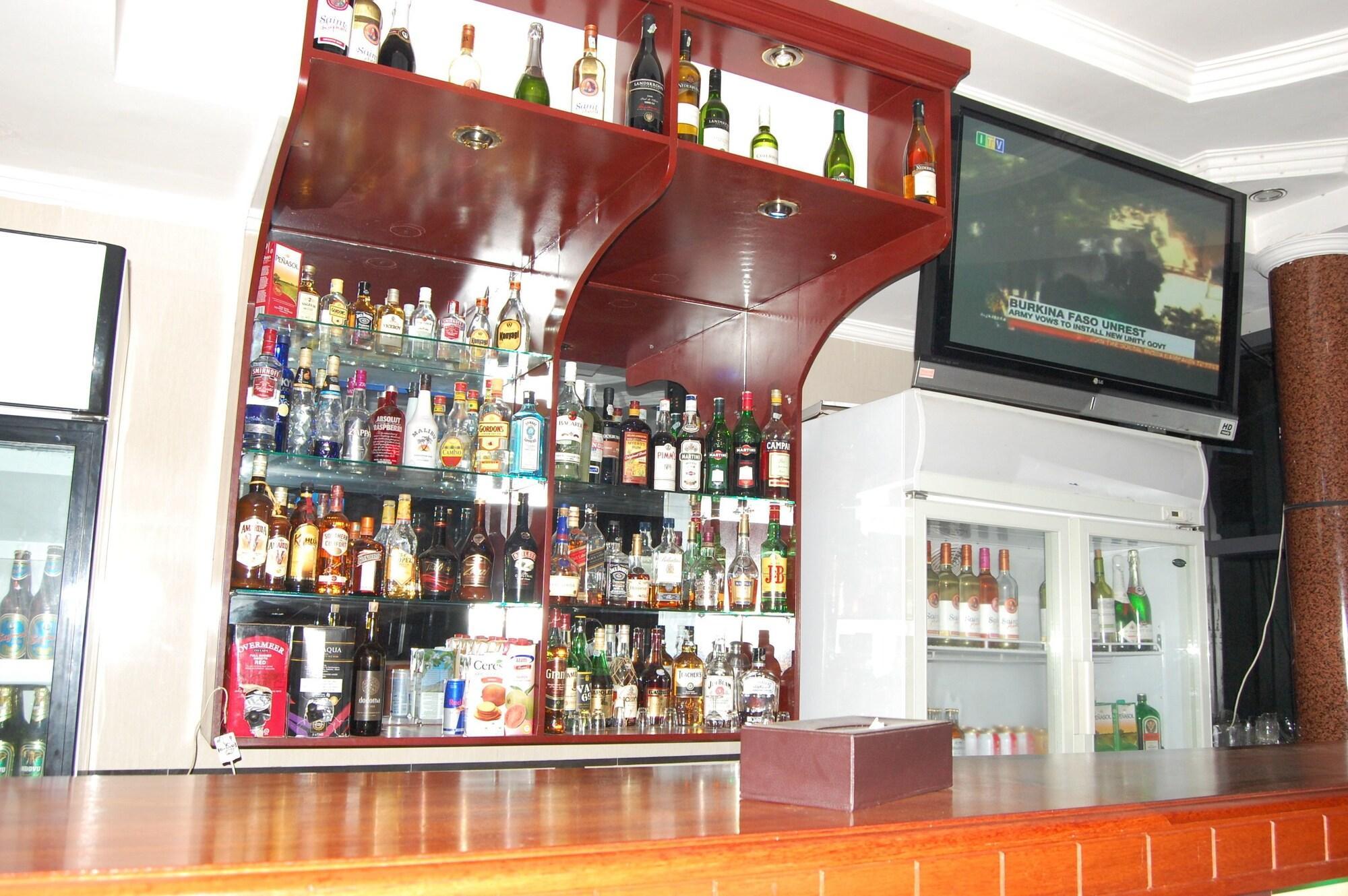 Bar/Salón Nemax Royal Hotel