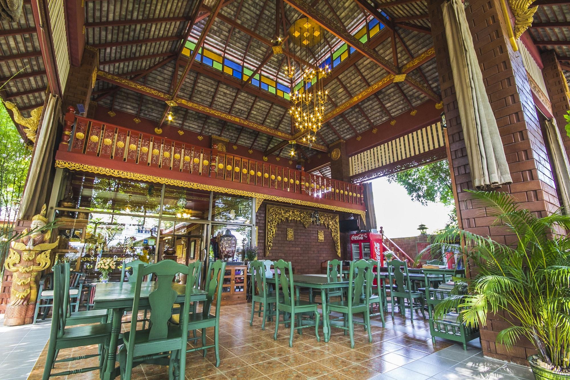 Bar/Salón Irawadee Resort