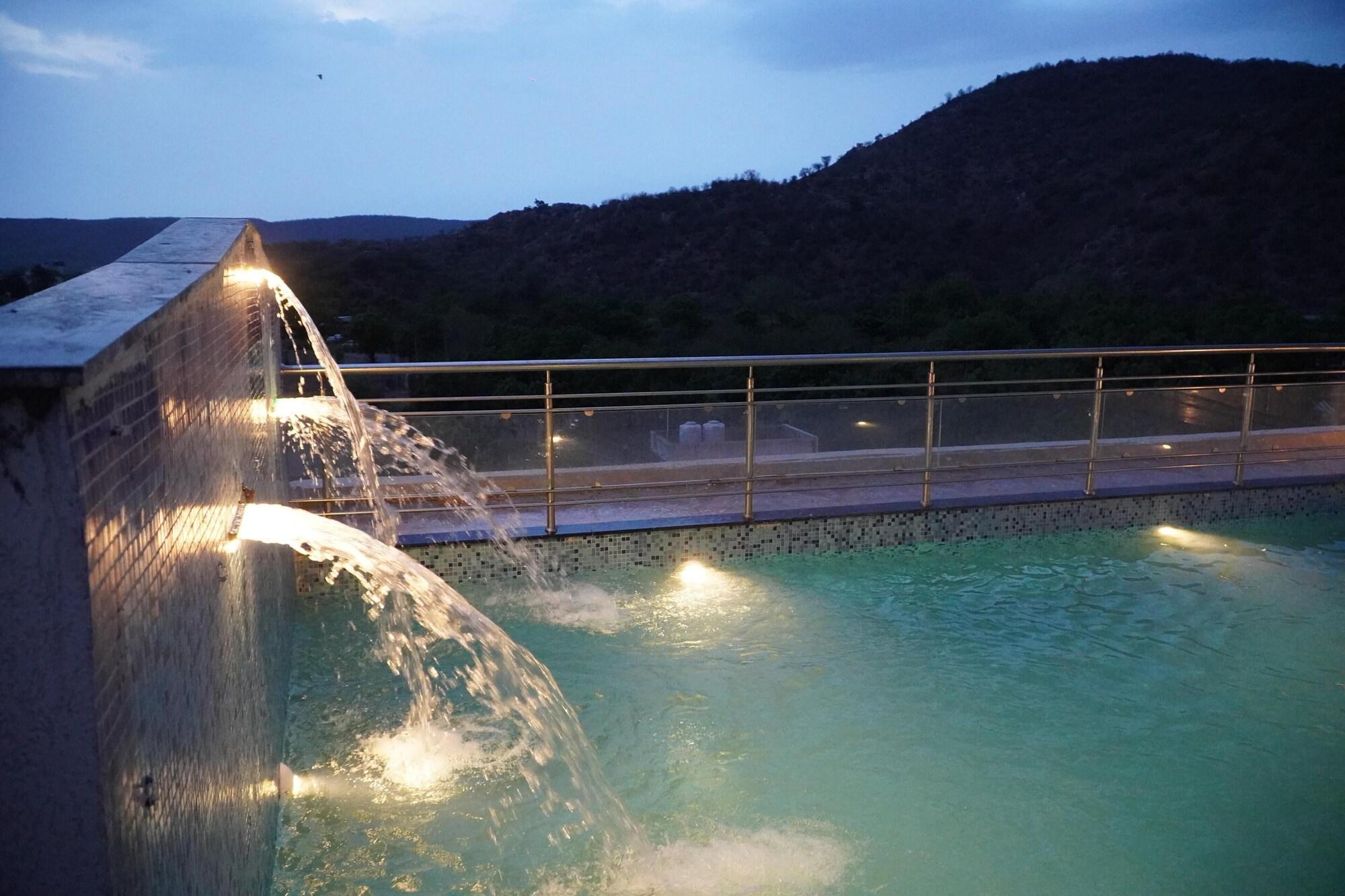 Vista Piscina HOTEL BIRLA PALACE