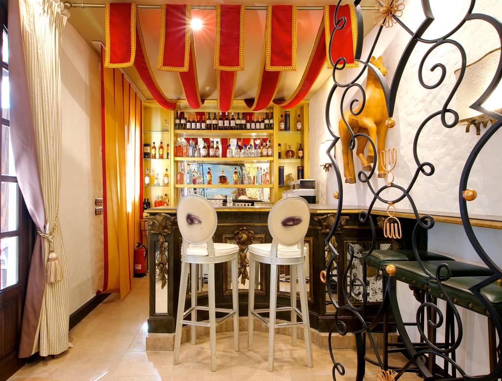 Bar/Salón La Malvasia