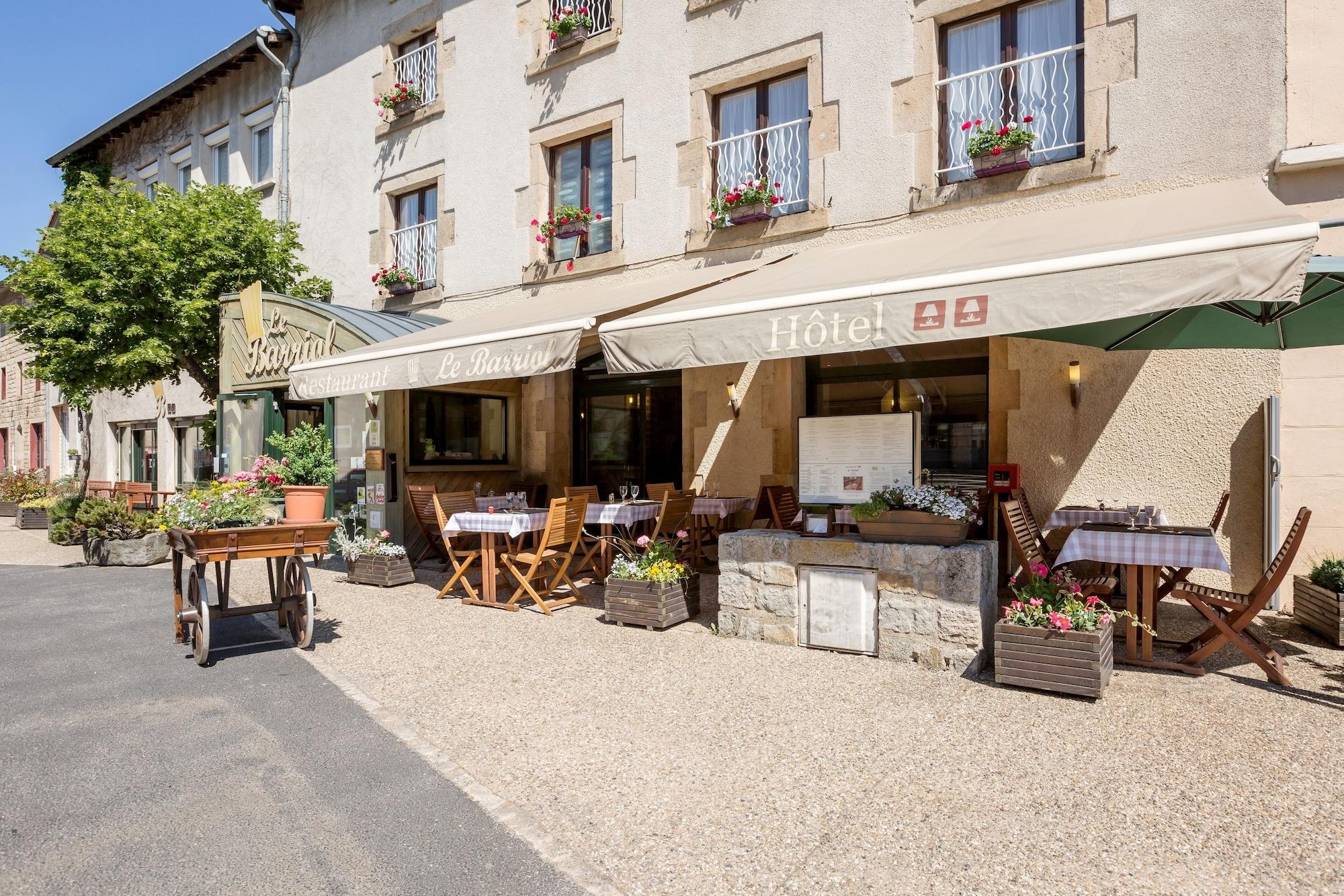 Vista Exterior Hôtel Restaurant Le Barriol