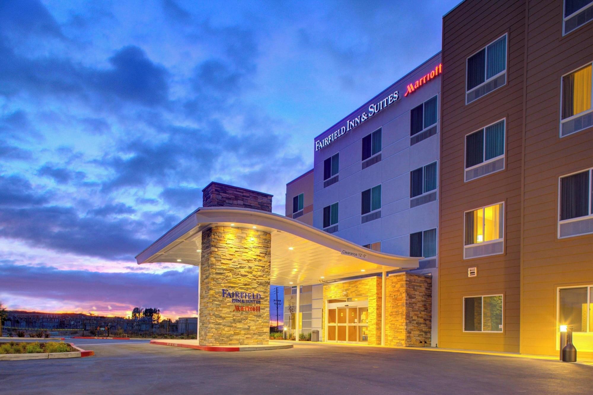 Vista Exterior Fairfield Inn & Suites by Marriott Hollister