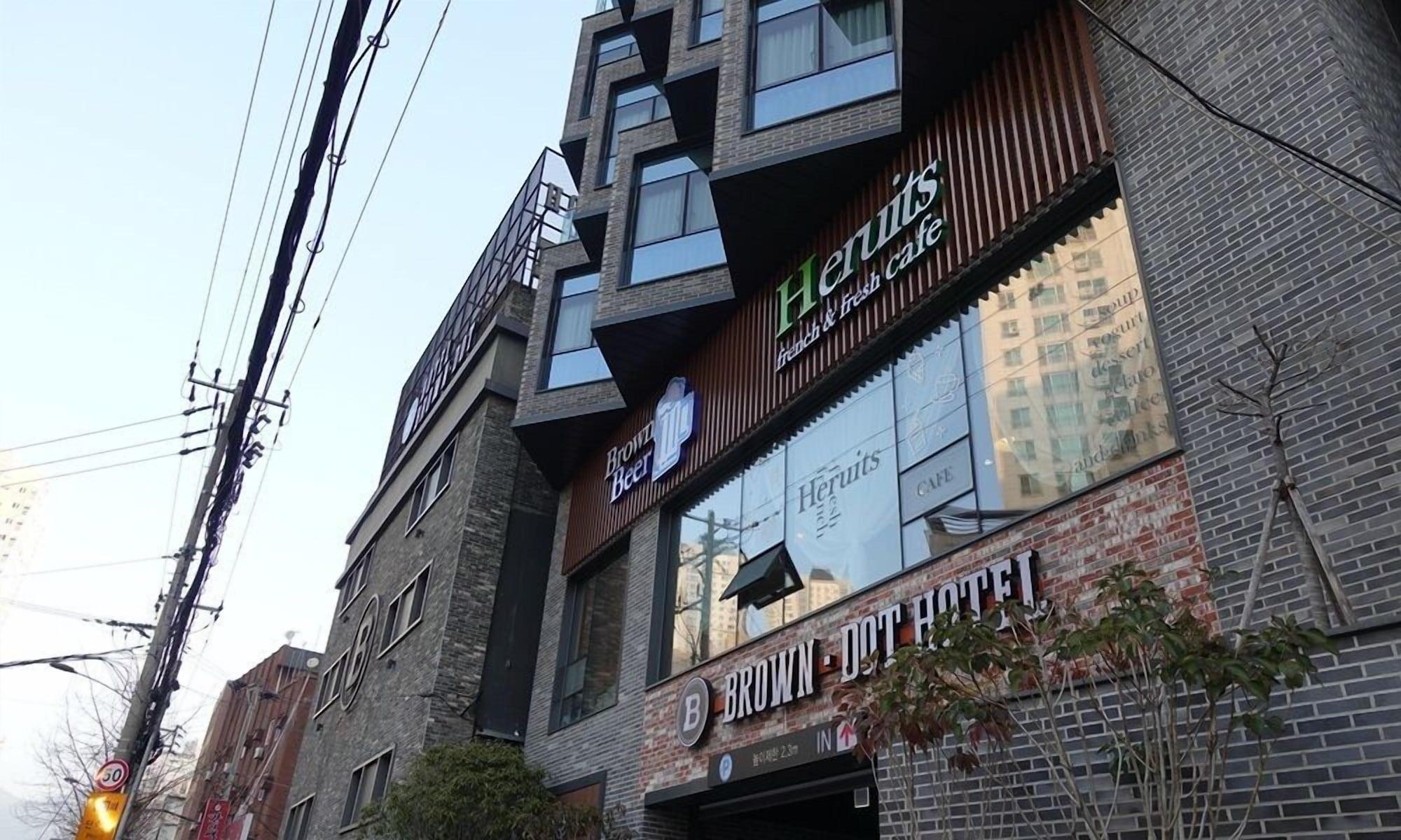 Vista Exterior Brown Dot Hotel Masan