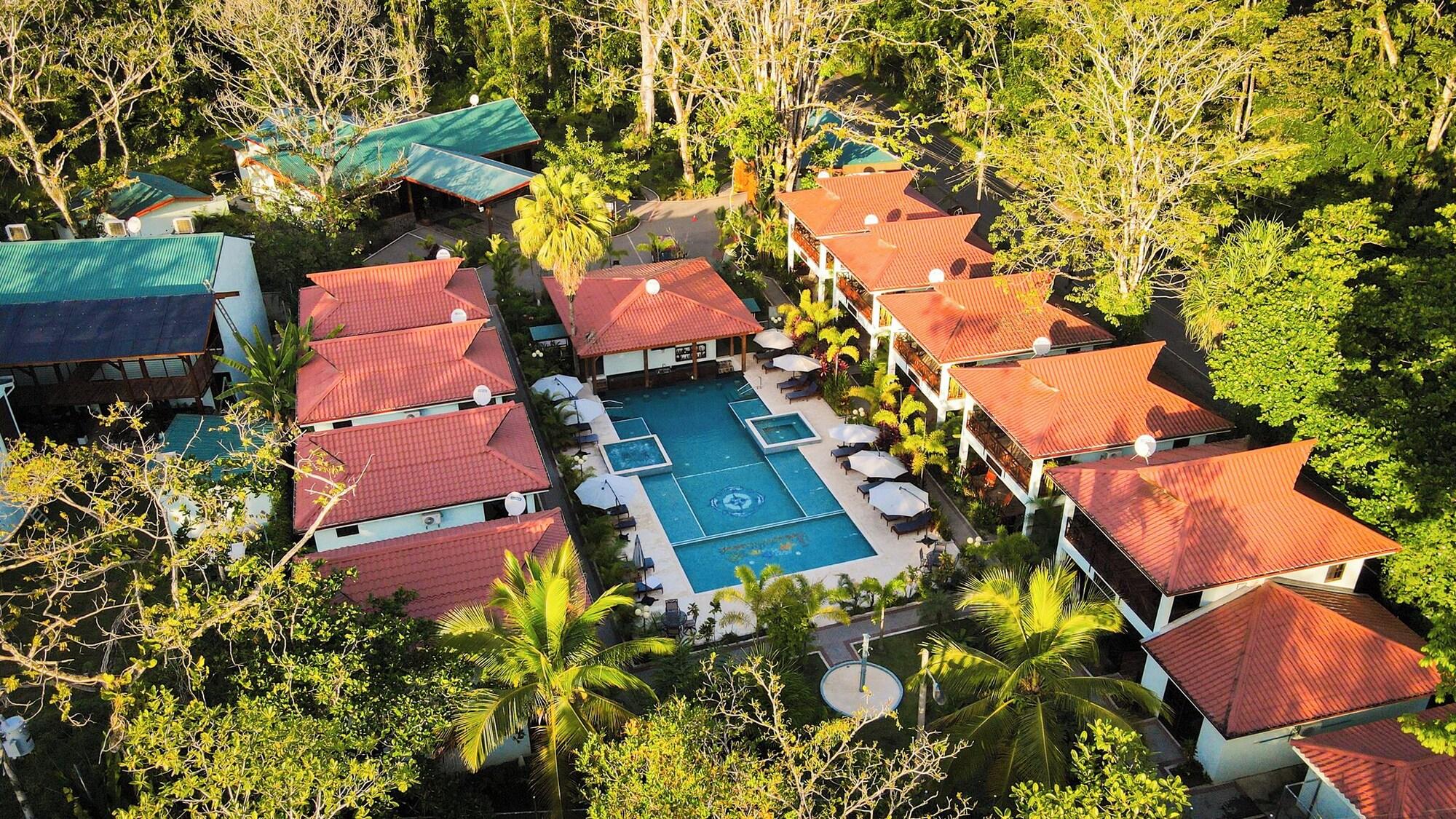 Varios Beachfront Bungalows Hotel