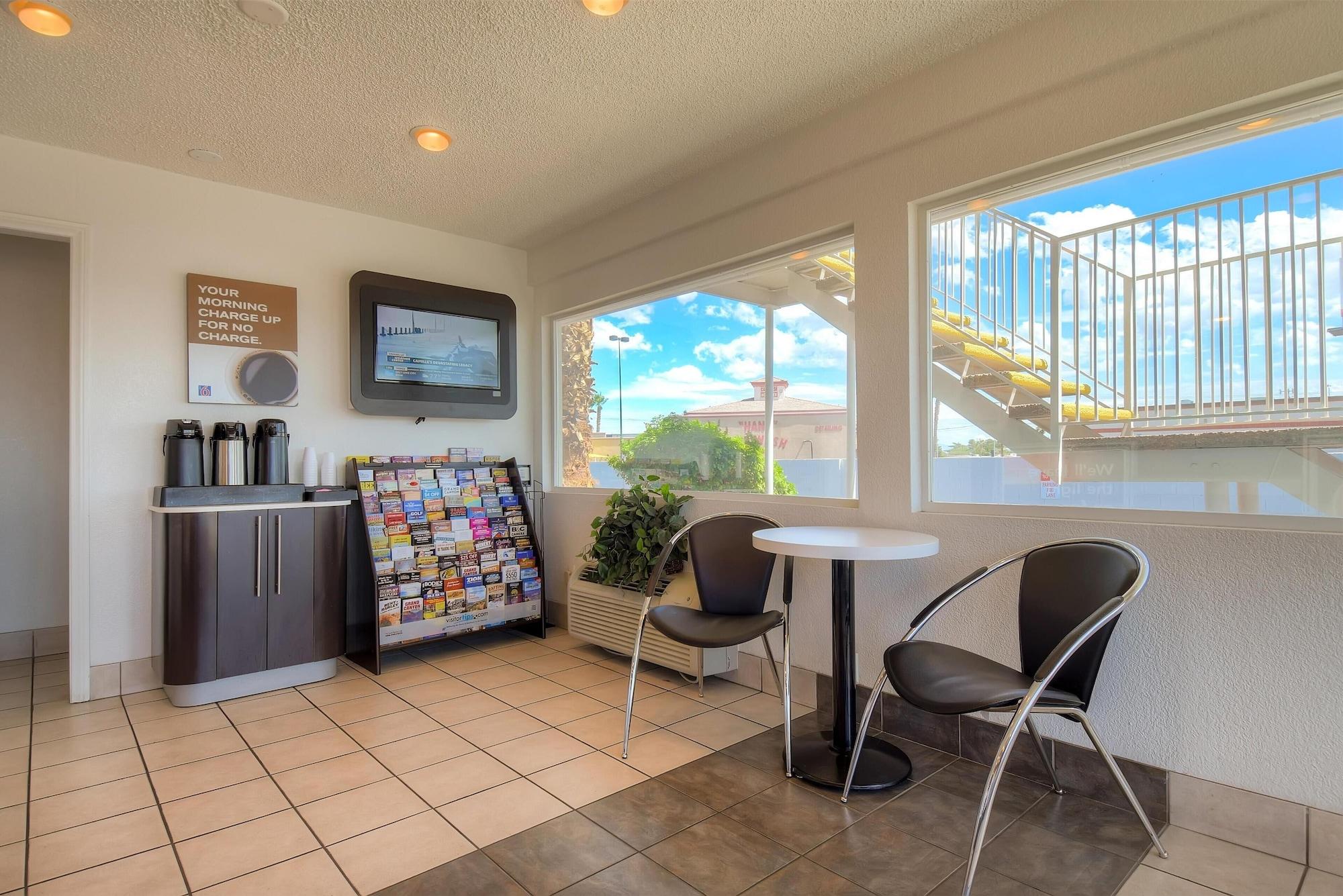 Restaurant Motel 6 Las Vegas, NV - Boulder Highway