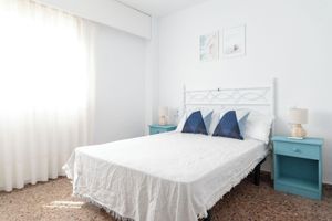 Alquiler Vacacional - Charming 2-bed apartment with Pool and WiFi in Playa de Gandia