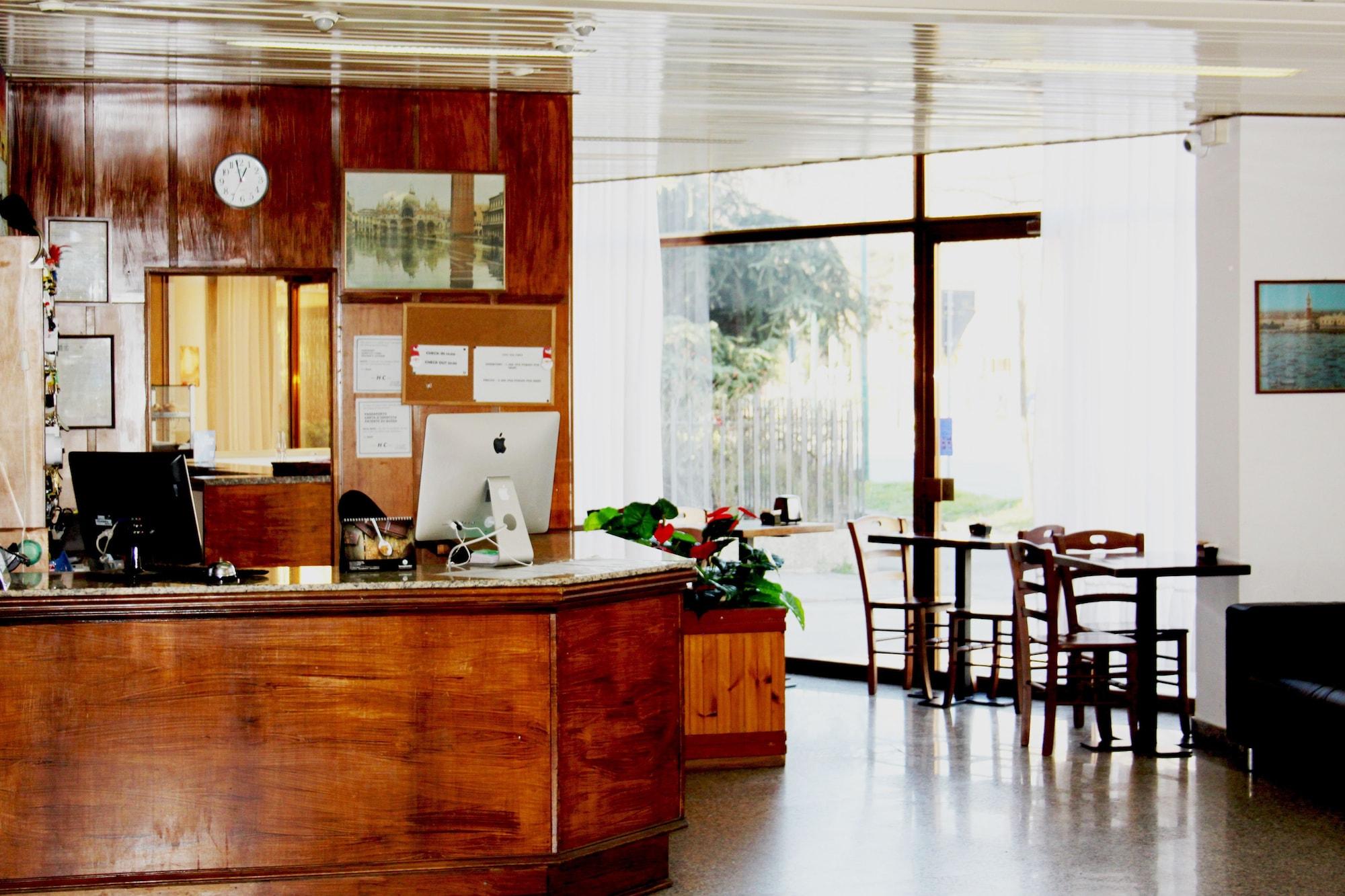 Varios Hotel Colombo