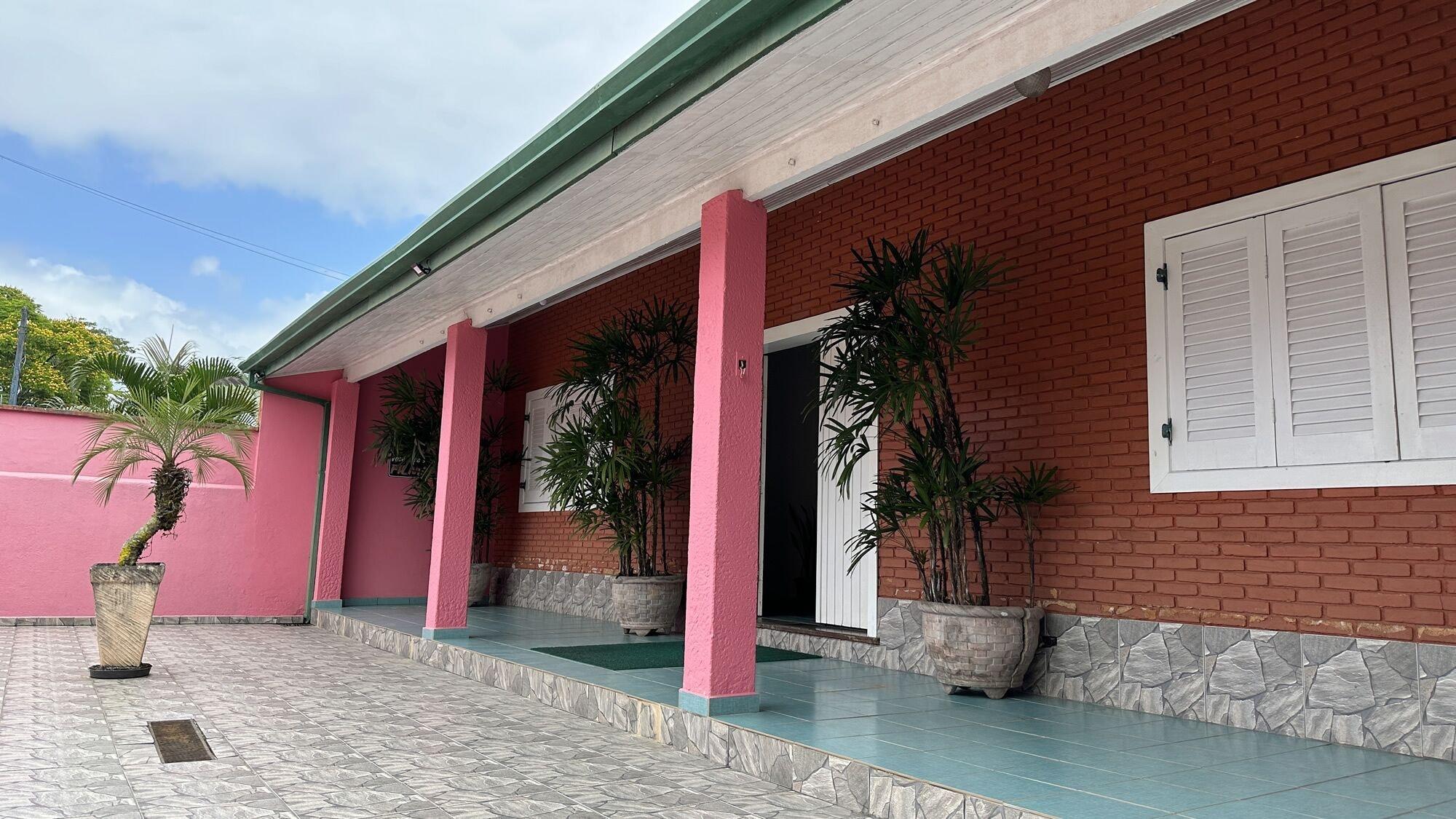 Vista Exterior Suites Casa Rosada