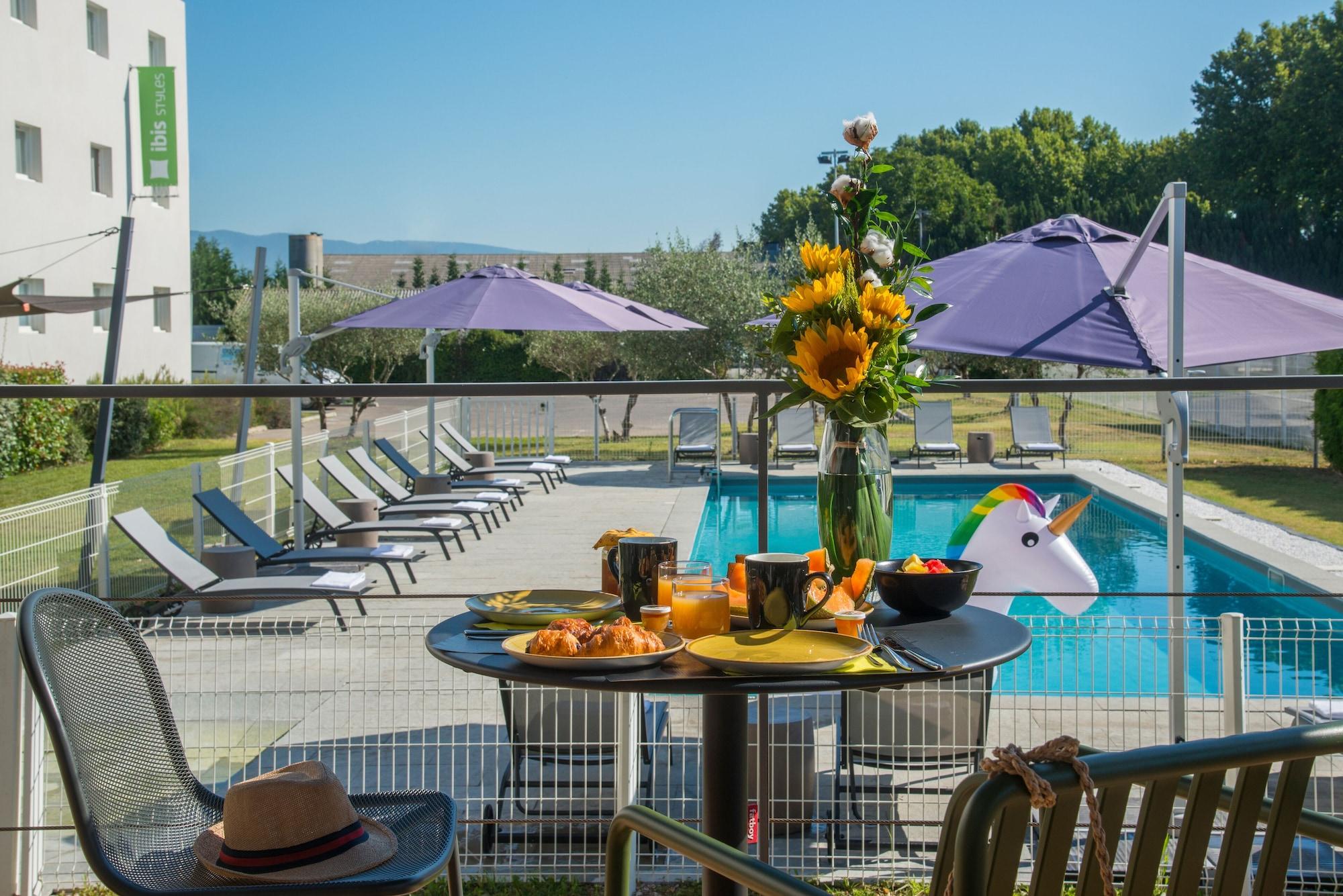 Vista Exterior ibis Styles Pertuis Luberon