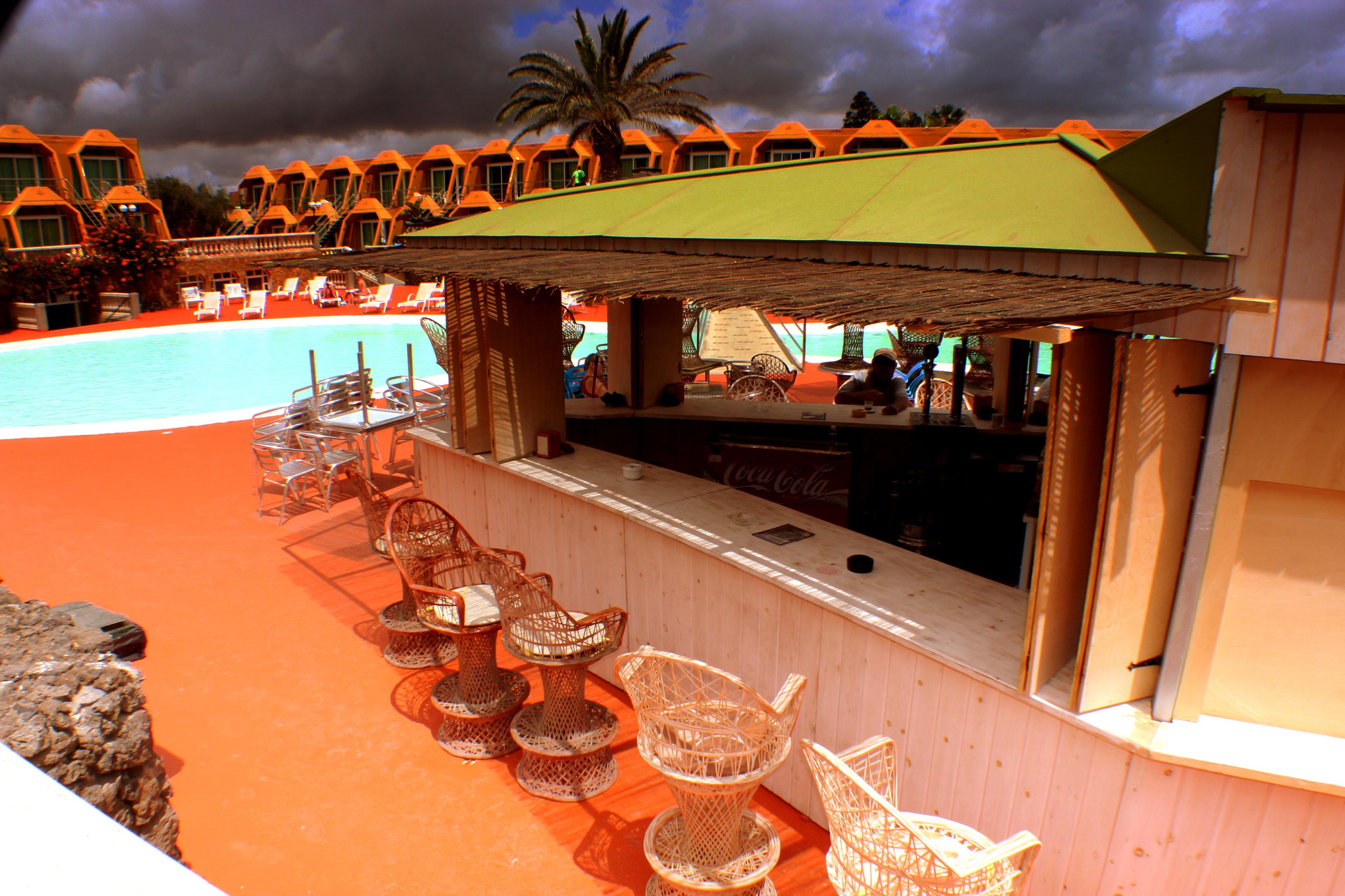 Bar/Salón La Piramide