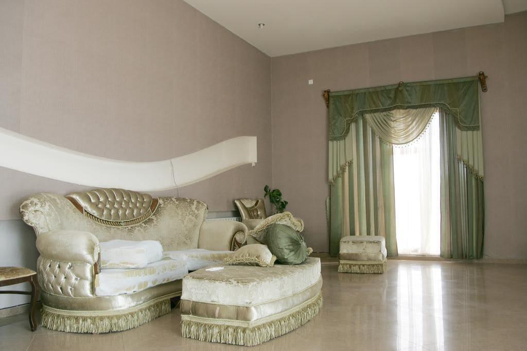 Varios Hotel Eleon