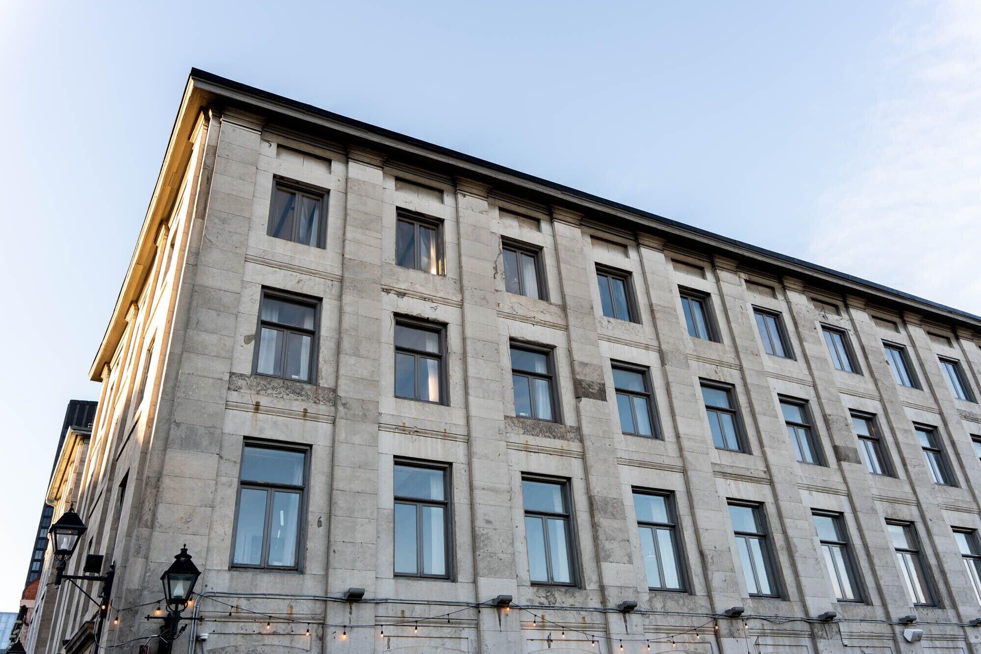 Vista Exterior Maison Place Royale by Luxury In Transit